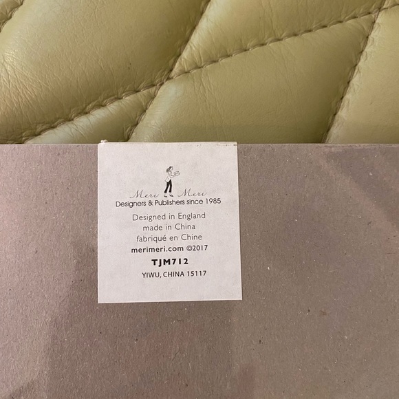 Paper Placemats - NWT - ideal for Holiday Dinners - there are 24 in the package. - Picture 2 of 2